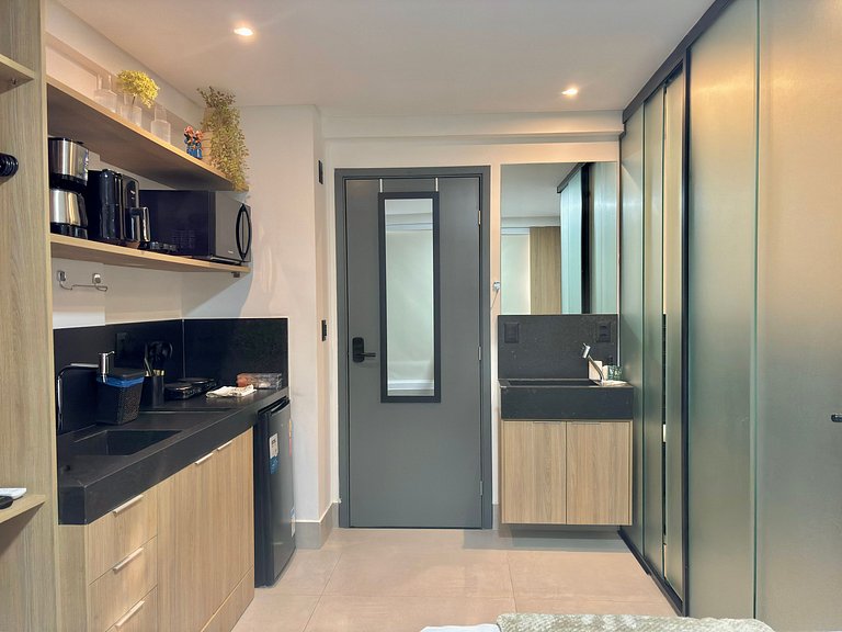 Studio moderno a 70m da praia | Get By Side