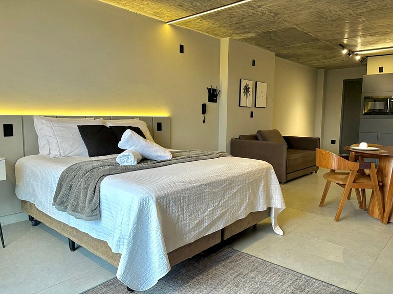 Studio completo | Praia e localização perfeita