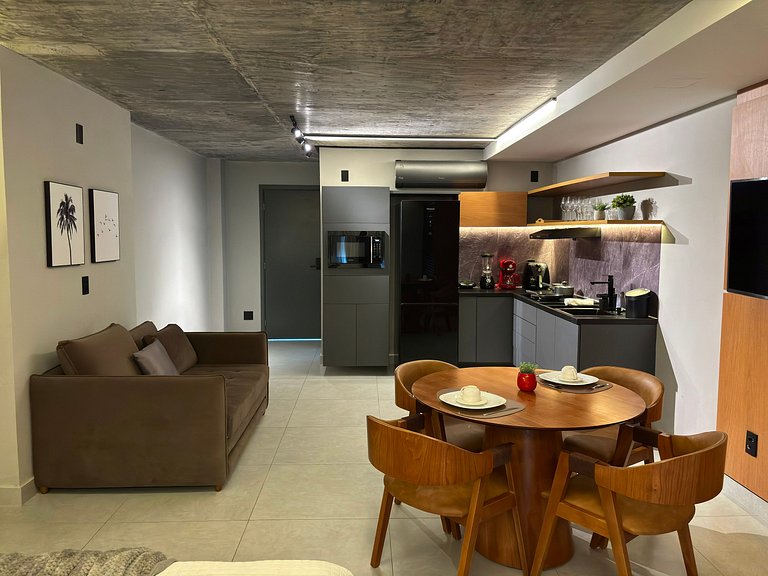 Studio completo | Praia e localização perfeita