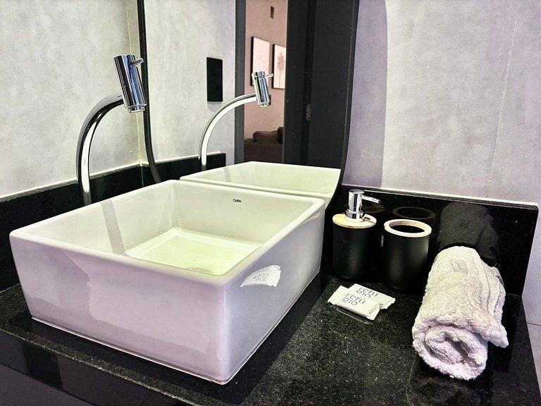 Studio completo | Praia e localização perfeita