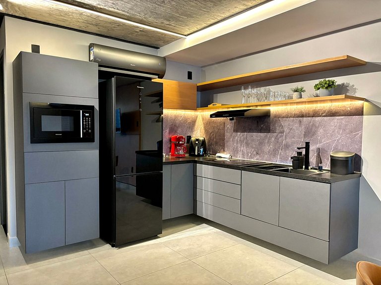 Studio completo | Praia e localização perfeita