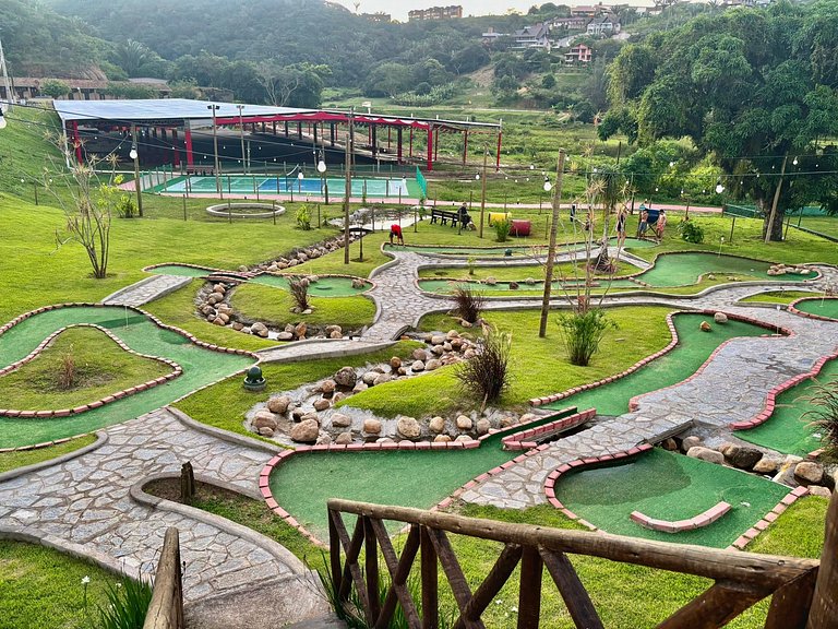 Refúgio charmoso cercada por verde