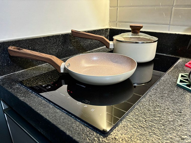 Studio Incrível + Varanda | 200m da Praia