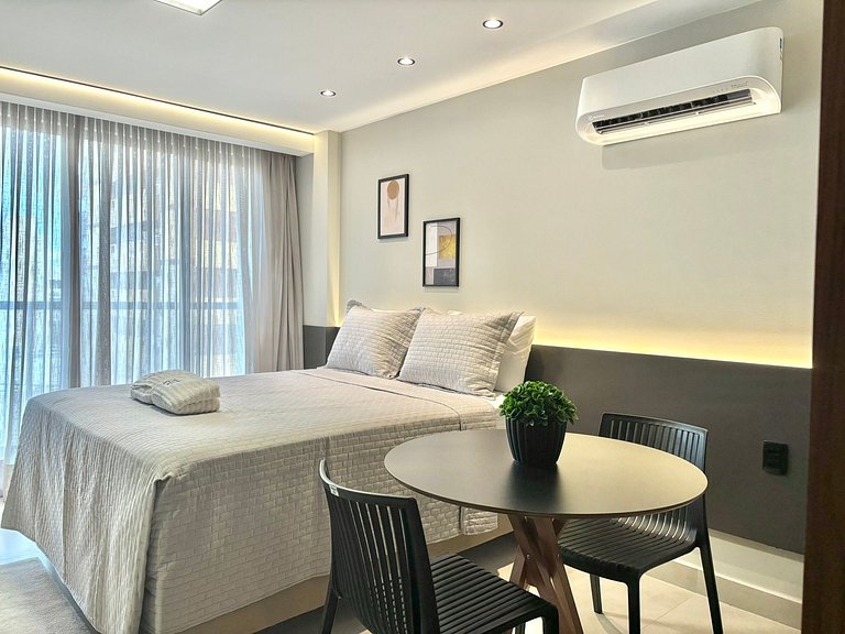 Moderno | Wi-Fi | Piscina c/ Vista | 120m da Praia