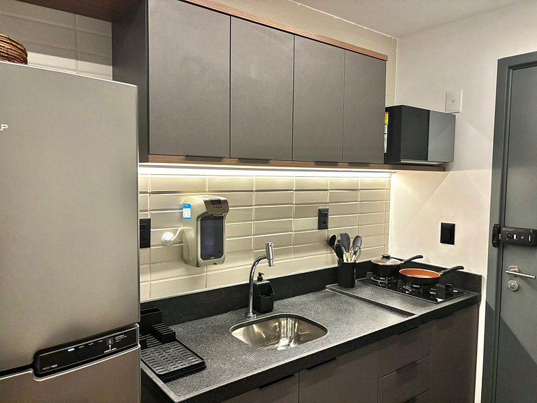 Moderno | Wi-Fi | Piscina c/ Vista | 120m da Praia