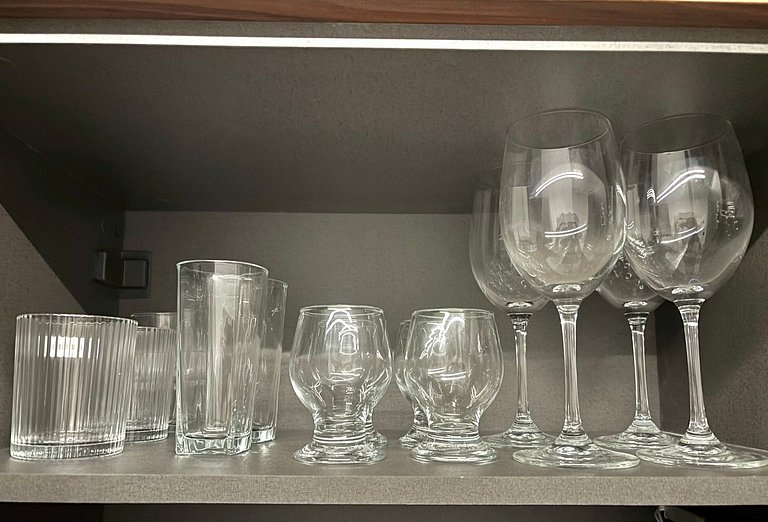 Moderno | Wi-Fi | Piscina c/ Vista | 120m da Praia