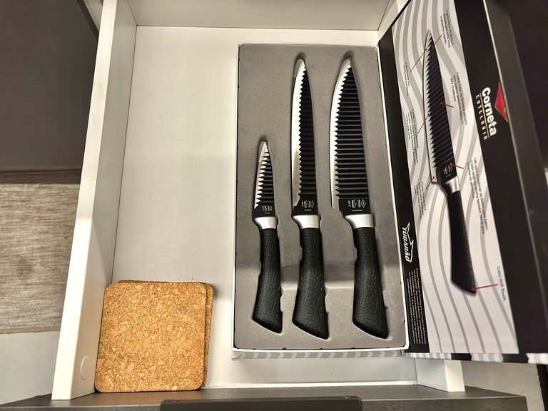 Moderno | Wi-Fi | Piscina c/ Vista | 120m da Praia