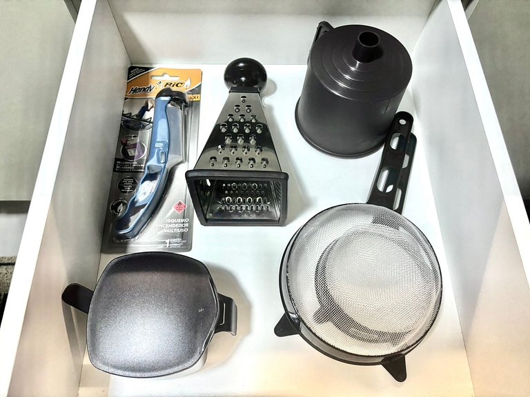 Praia a 120m! Apto Completo com Varanda e Conforto