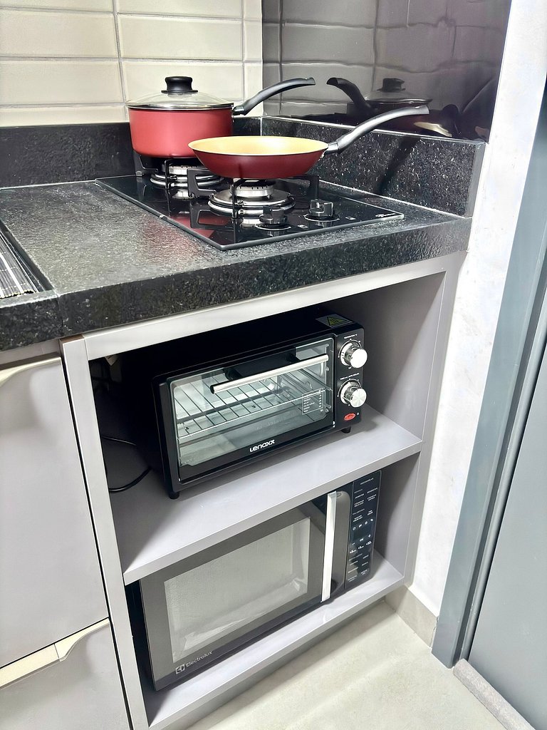 Conforto | Piscina Vista Incrível | 120m da Praia