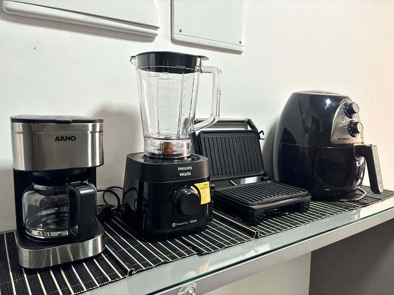 Conforto | Piscina Vista Incrível | 120m da Praia