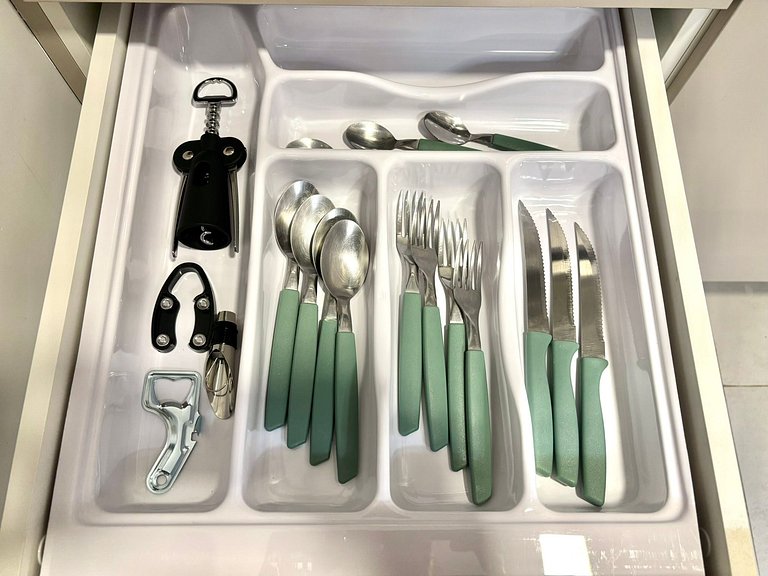 Completo | Piscina c/ vista incrível | Praia 120m