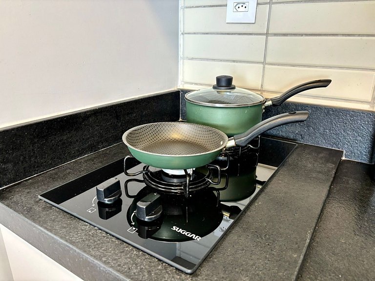 Completo | Piscina c/ vista incrível | Praia 120m