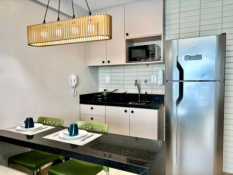 Completo | Piscina c/ vista incrível | Praia 120m