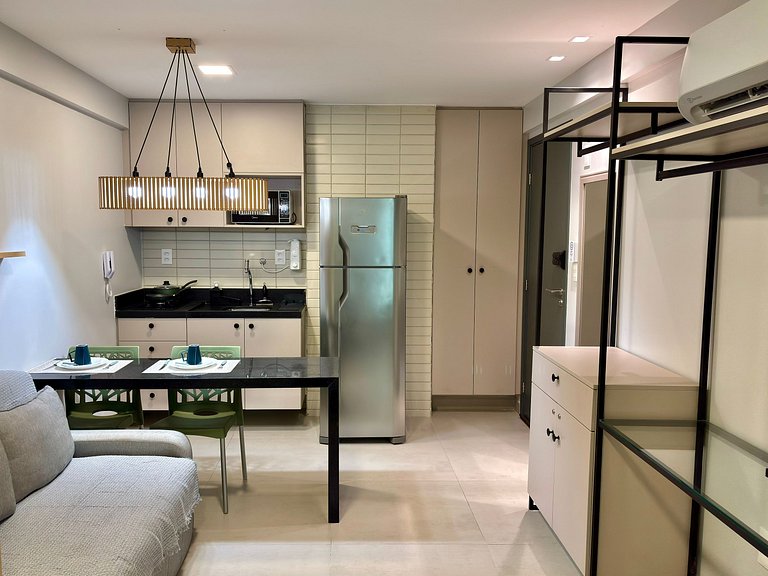 Completo | Piscina c/ vista incrível | Praia 120m