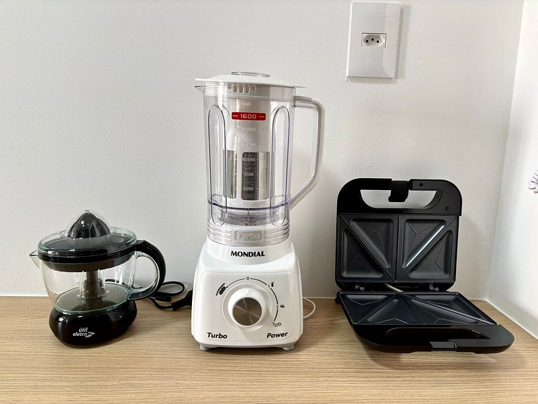 Piscina c/ vista incrível | Completo | Praia 120m