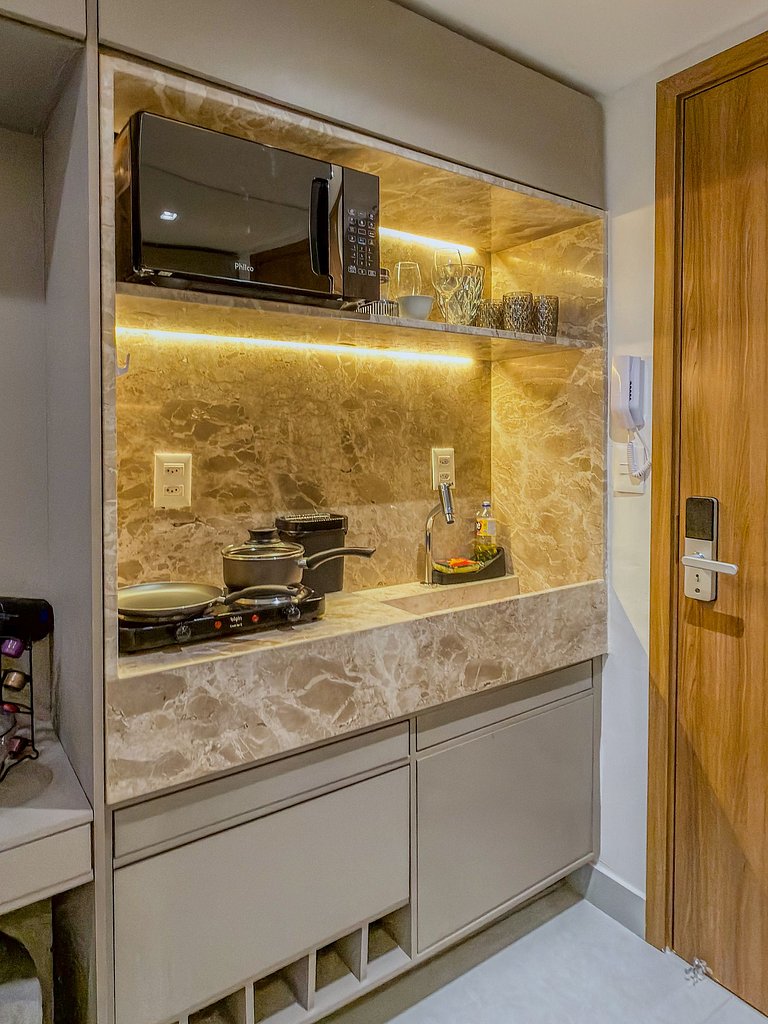 Estúdio c/ Varanda & Vista | Beira Mar c/ Piscina