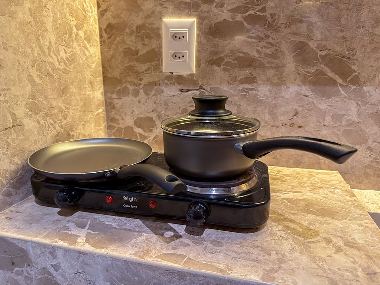 Estúdio c/ Varanda & Vista | Beira Mar c/ Piscina