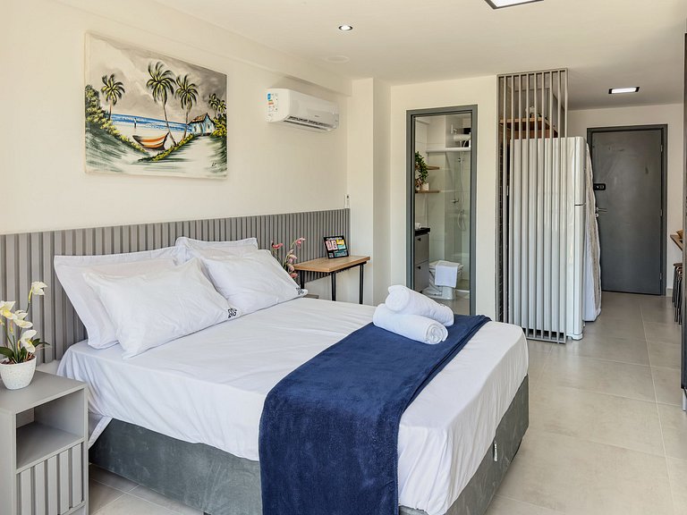 Apto Completo | Piscina c/ Vista | 120m da Praia