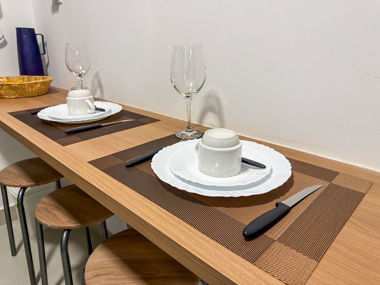 Apto Completo | Piscina c/ Vista | 120m da Praia