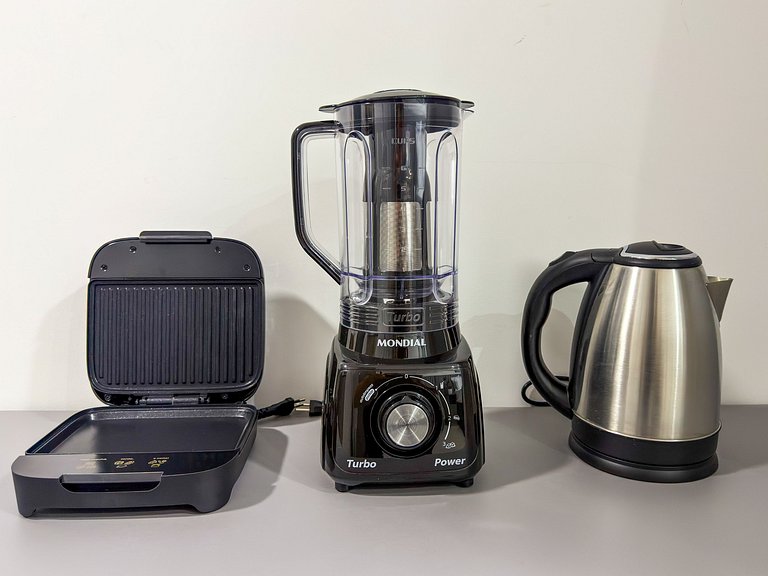 Apto Completo | Piscina c/ Vista | 120m da Praia