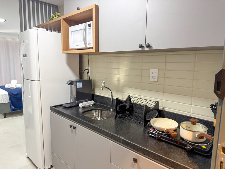 Apto Completo | Piscina c/ Vista | 120m da Praia