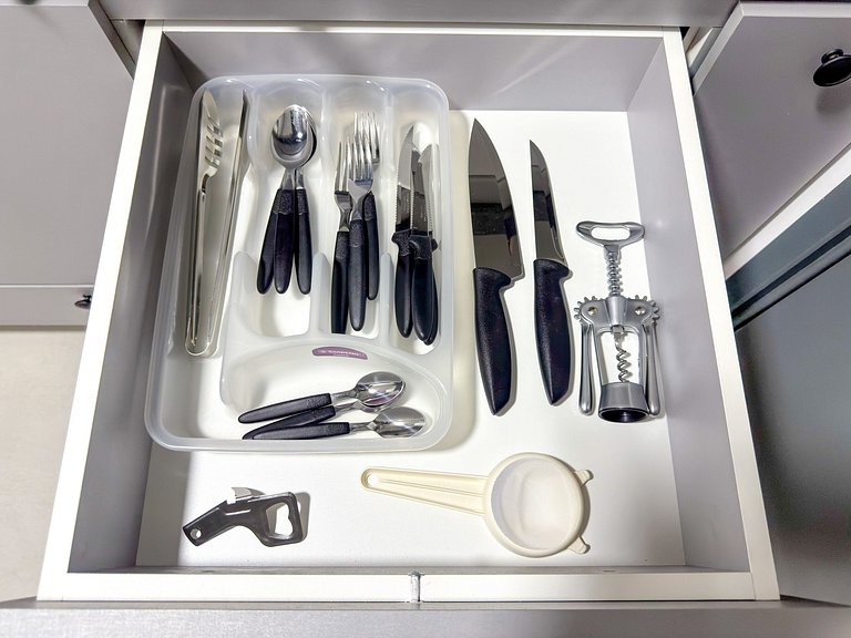 Apto Completo | Piscina c/ Vista | 120m da Praia