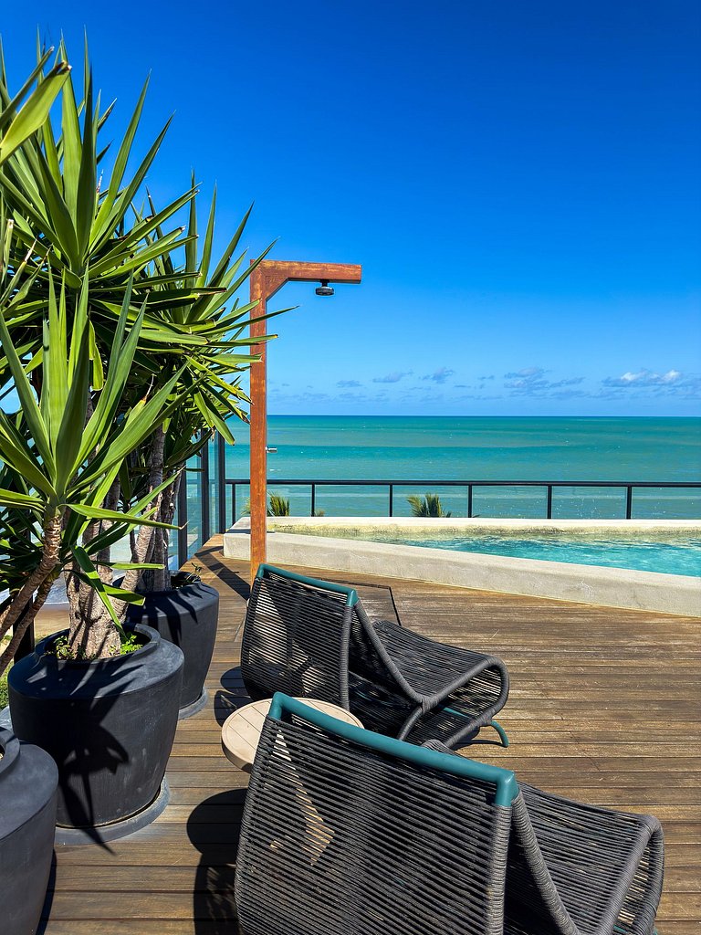 Estúdio c/ Terraço | Beira Mar c/ Piscina