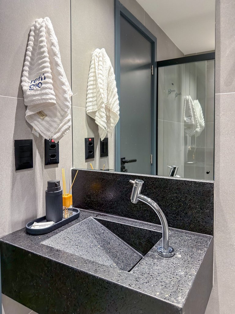 Studio Vista Mar | Pé na Areia + Piscina Incrível