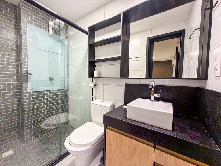 Vista Mar | Ótima Localização | Completo c/ 2 Qtos