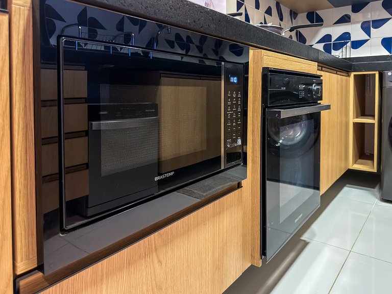 Vista Mar | Ótima Localização | Completo c/ 2 Qtos