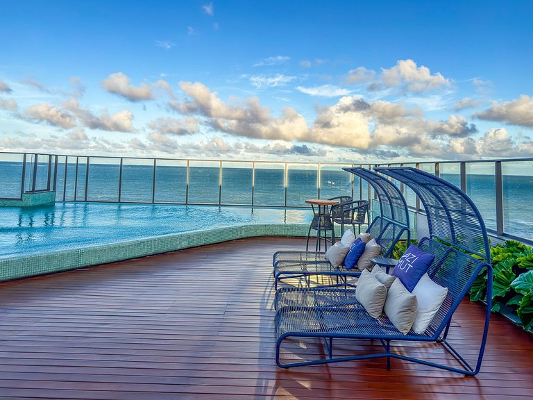 Studio Perfeito | Beira Mar e Piscina Rooftop