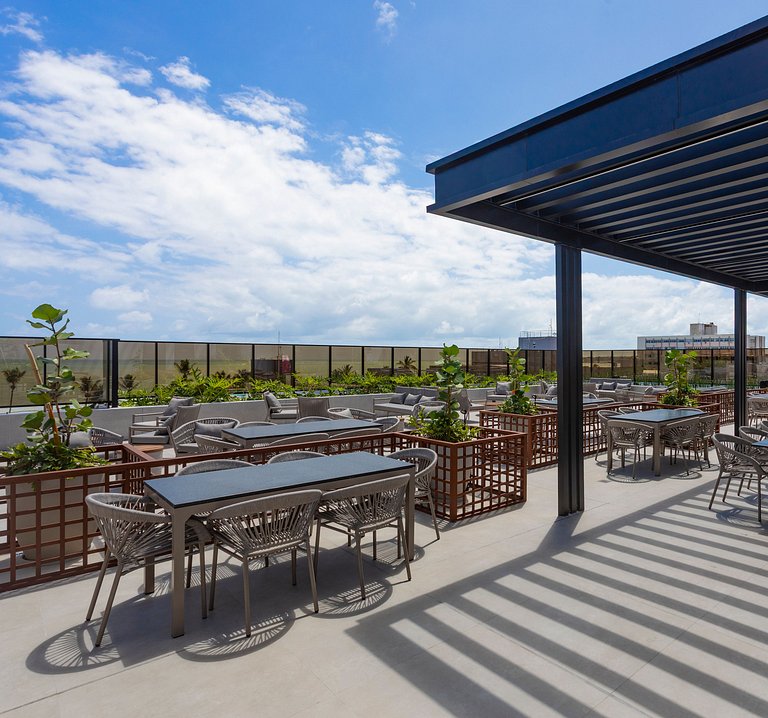 Studio Perfeito | Rooftop c/ Piscina e Vista Mar